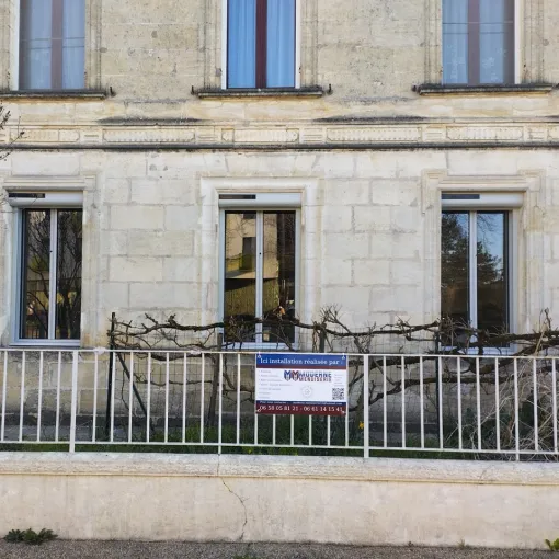 Fenêtres et volets roulants solaire sur mesure à Saint-André-de-Cubzac, Bordeaux, Moderne Menuiserie 33