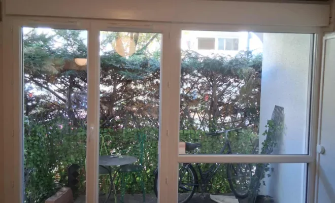 Rénovation d’un ensemble de menuiseries PVC blanches à Bordeaux, Bordeaux, Moderne Menuiserie 33