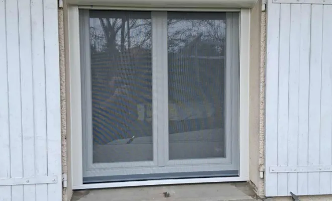 Pose de volets roulants solaires aluminium SOPROFEN  à Ambarès-et-Lagrave, Bordeaux, Moderne Menuiserie 33