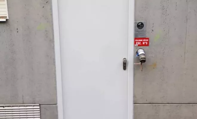 Pose de porte d'entrée, Bordeaux, Moderne Menuiserie 33